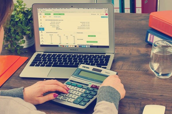 Alternance : Faut-il opter pour un cabinet comptable ou une entreprise à Nantes ?
