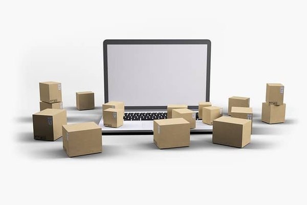 Quel est le rôle des expéditeurs de colis dans l’e-commerce moderne ?
